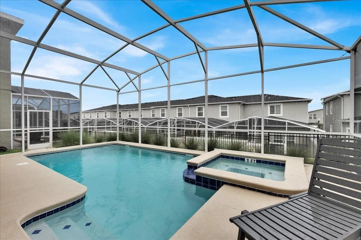 Slide show image of the Orlando Florida Home for Sale 25