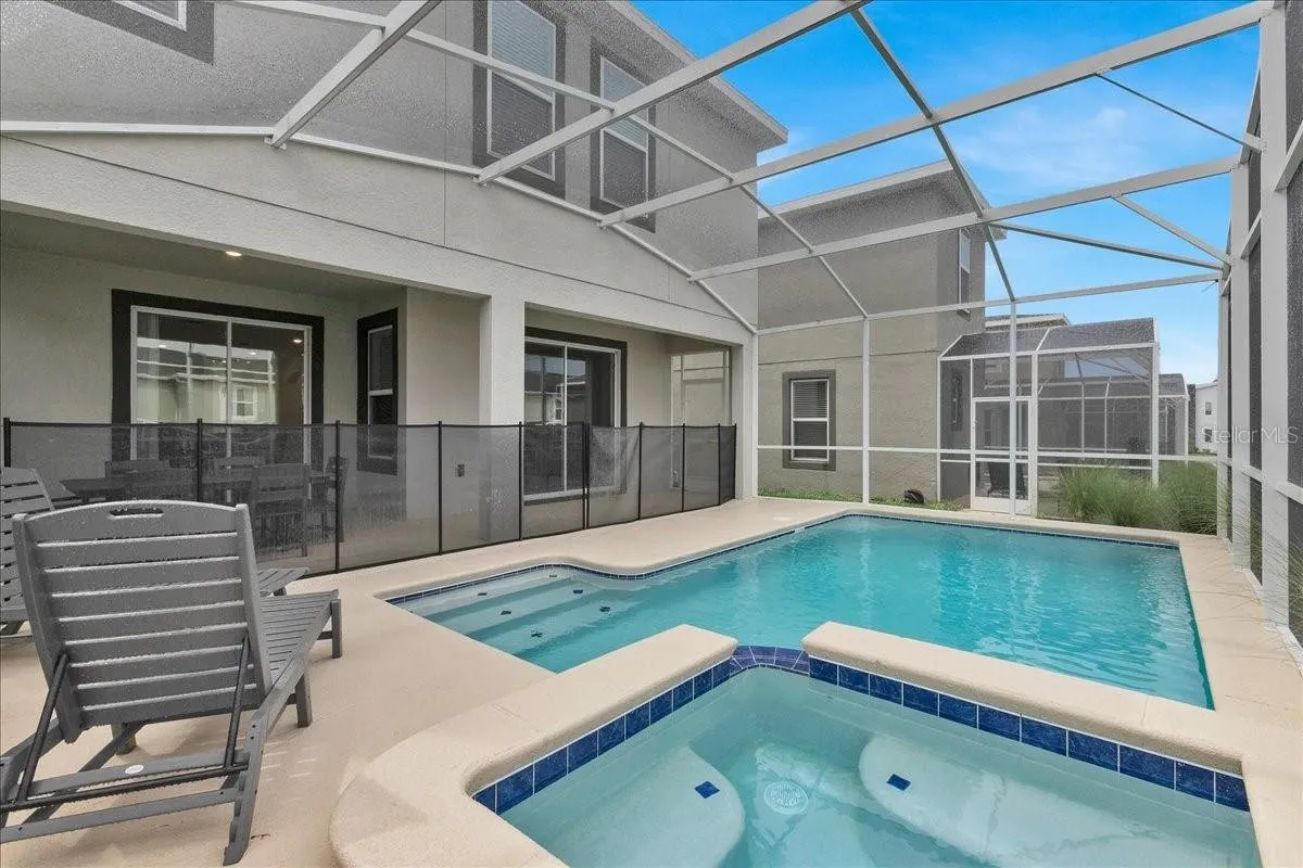 Slide show image of the Orlando Florida Home for Sale 26