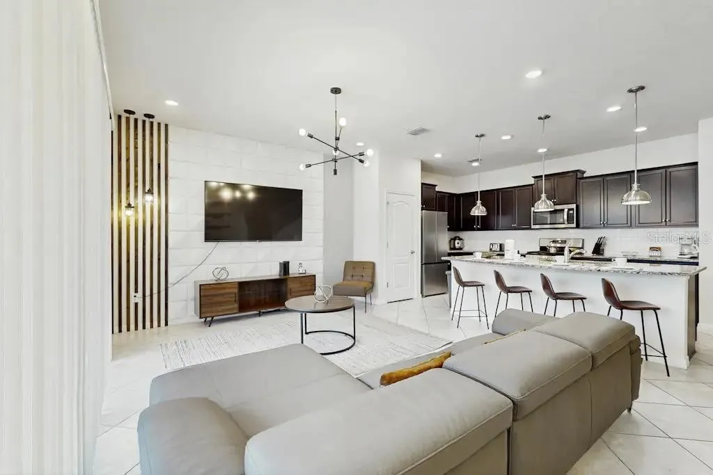 Slide show image of the Orlando Florida Home for Sale 03