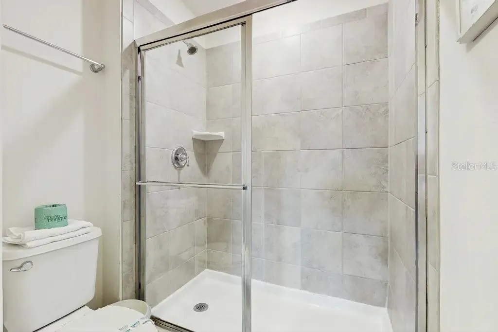 Slide show image of the Orlando Florida Home for Sale 06