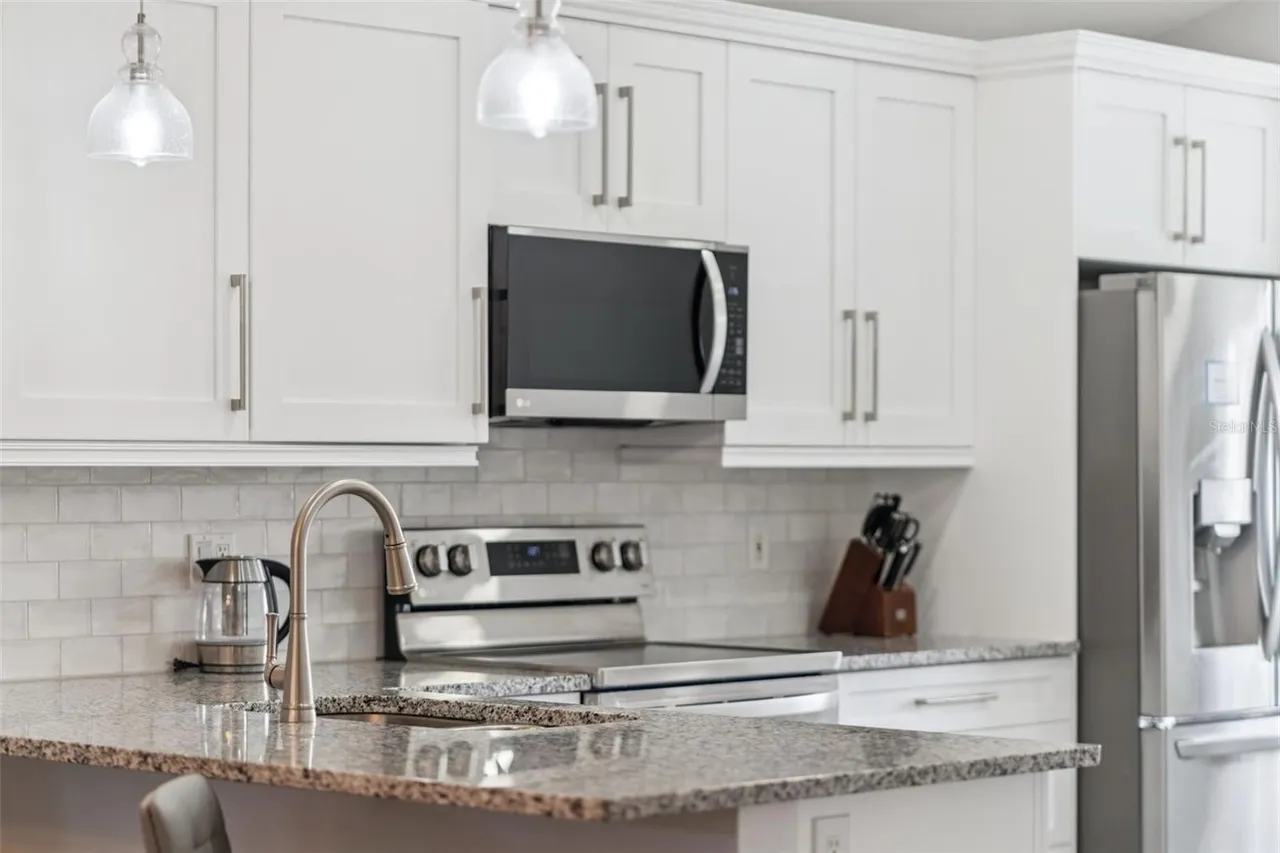 Slide show image of the Orlando Florida Home for Sale 12