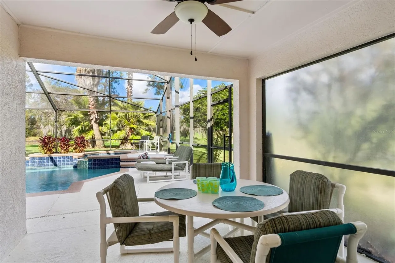 Slide show image of the Orlando Florida Home for Sale 34