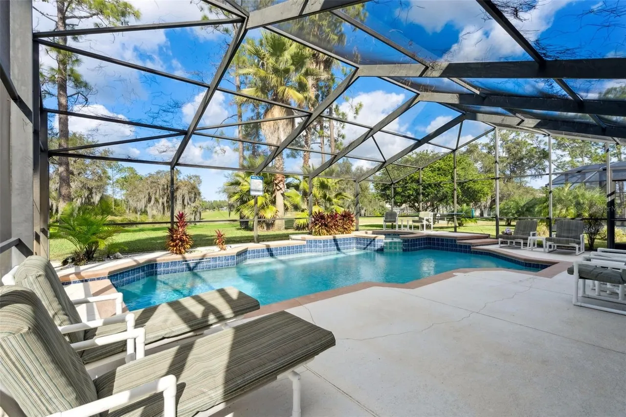 Slide show image of the Orlando Florida Home for Sale 36