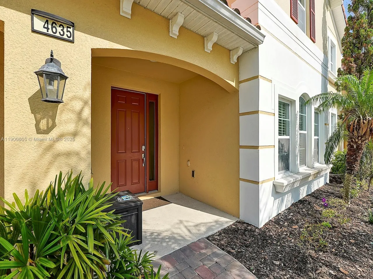 Slide show image of the Orlando Florida Home for Sale 03