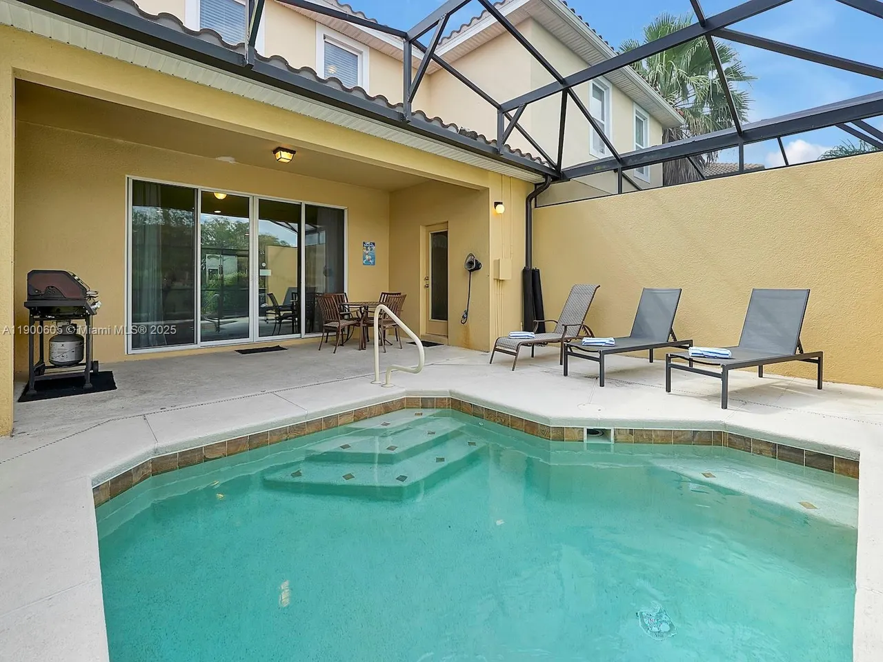 Slide show image of the Orlando Florida Home for Sale 10