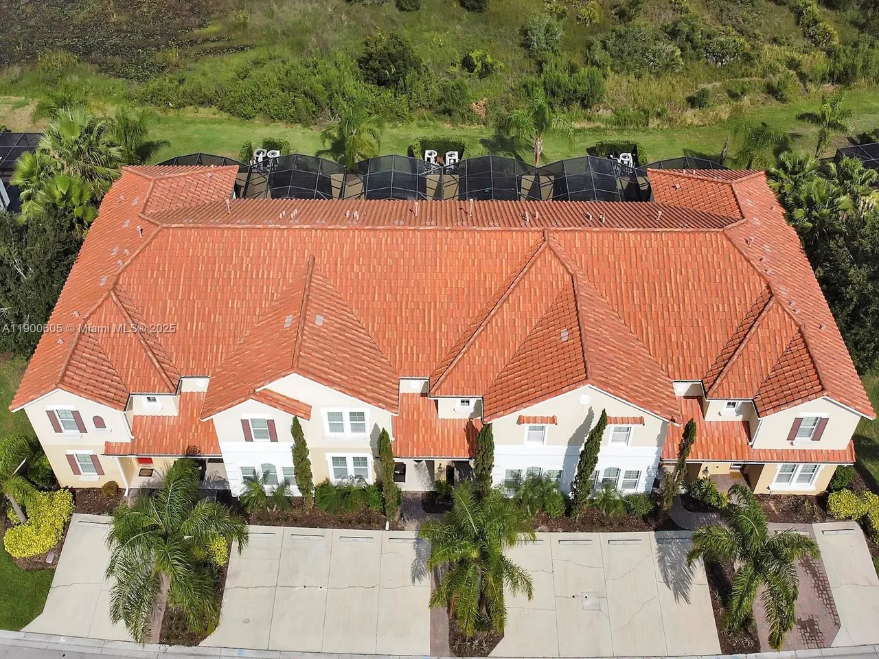 Slide show image of the Orlando Florida Home for Sale 22