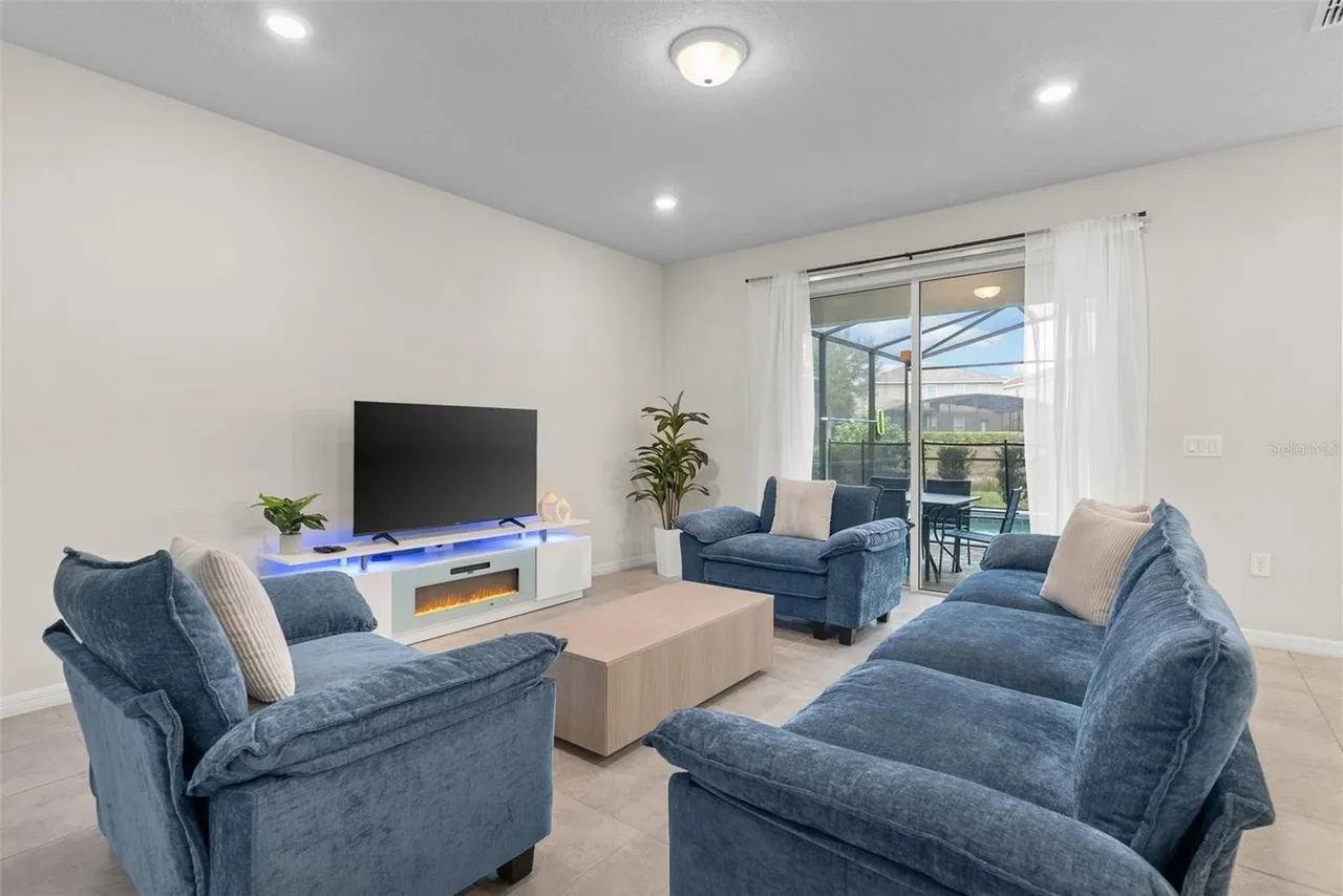 Slide show image of the Orlando Florida Home for Sale 03
