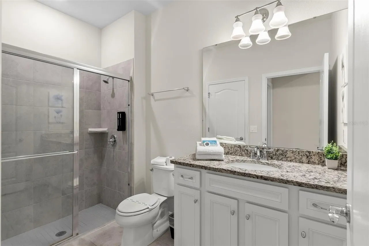 Slide show image of the Orlando Florida Home for Sale 11