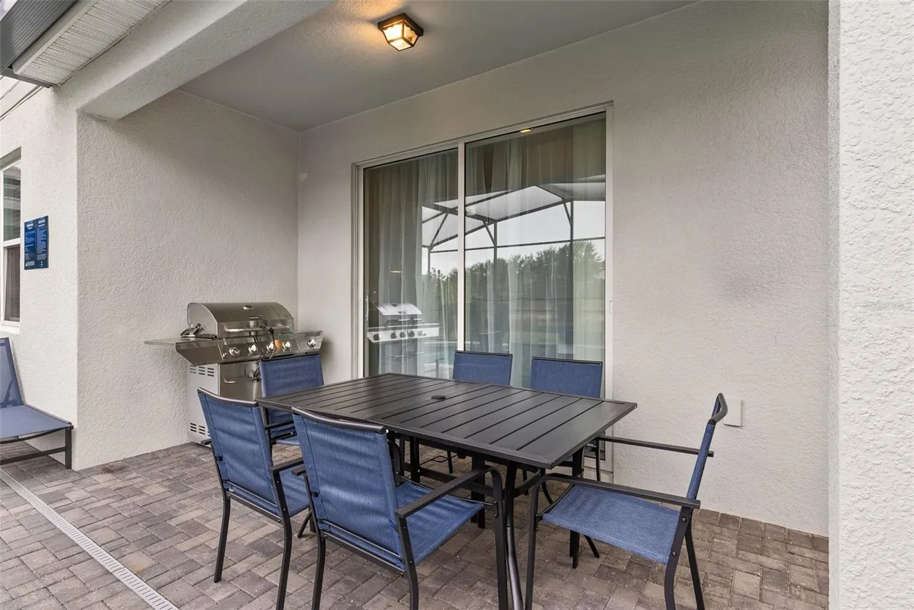 Slide show image of the Orlando Florida Home for Sale 23