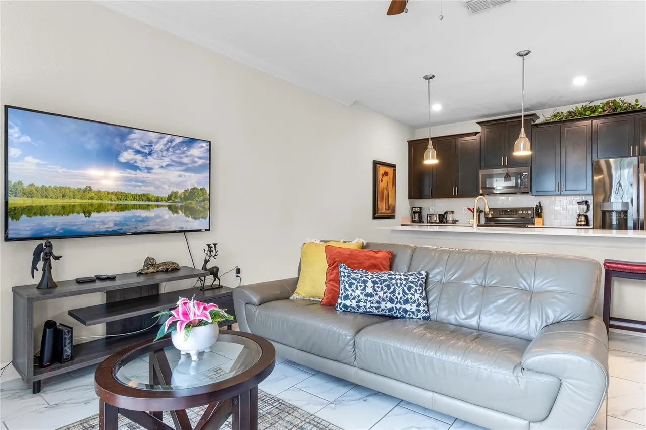 Slide show image of the Orlando Florida Home for Sale 08