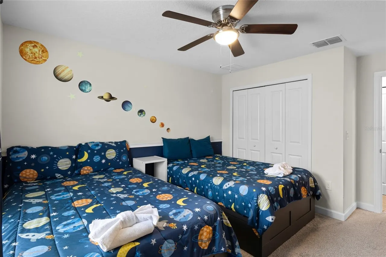 Slide show image of the Orlando Florida Home for Sale 15