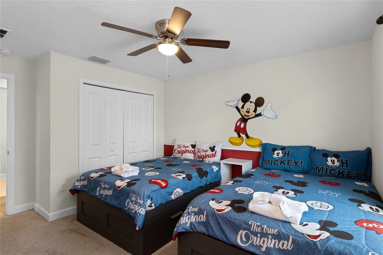 Slide show image of the Orlando Florida Home for Sale 17