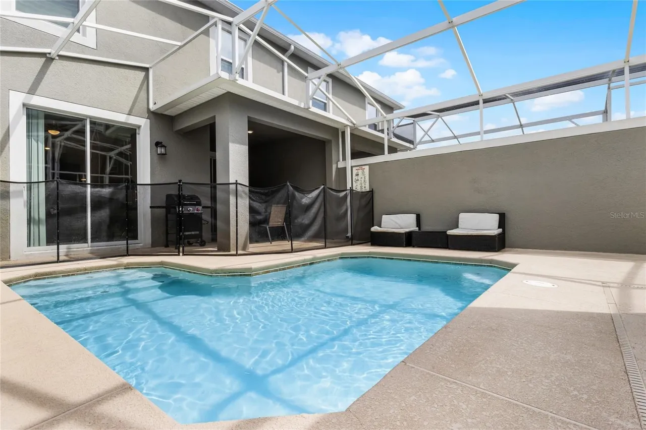 Slide show image of the Orlando Florida Home for Sale 25
