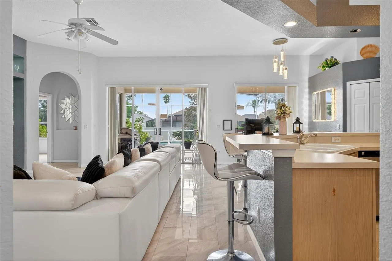 Slide show image of the Orlando Florida Home for Sale 17