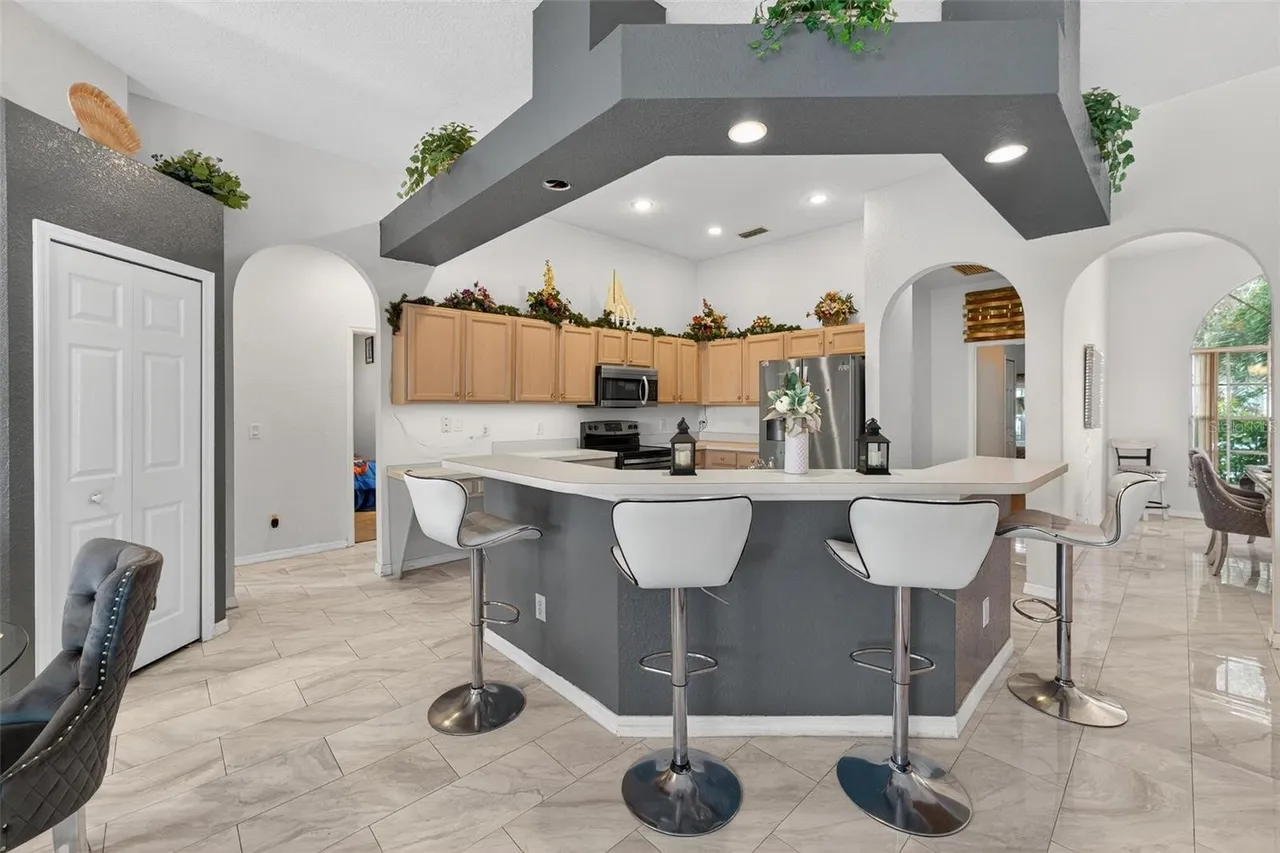 Slide show image of the Orlando Florida Home for Sale 19