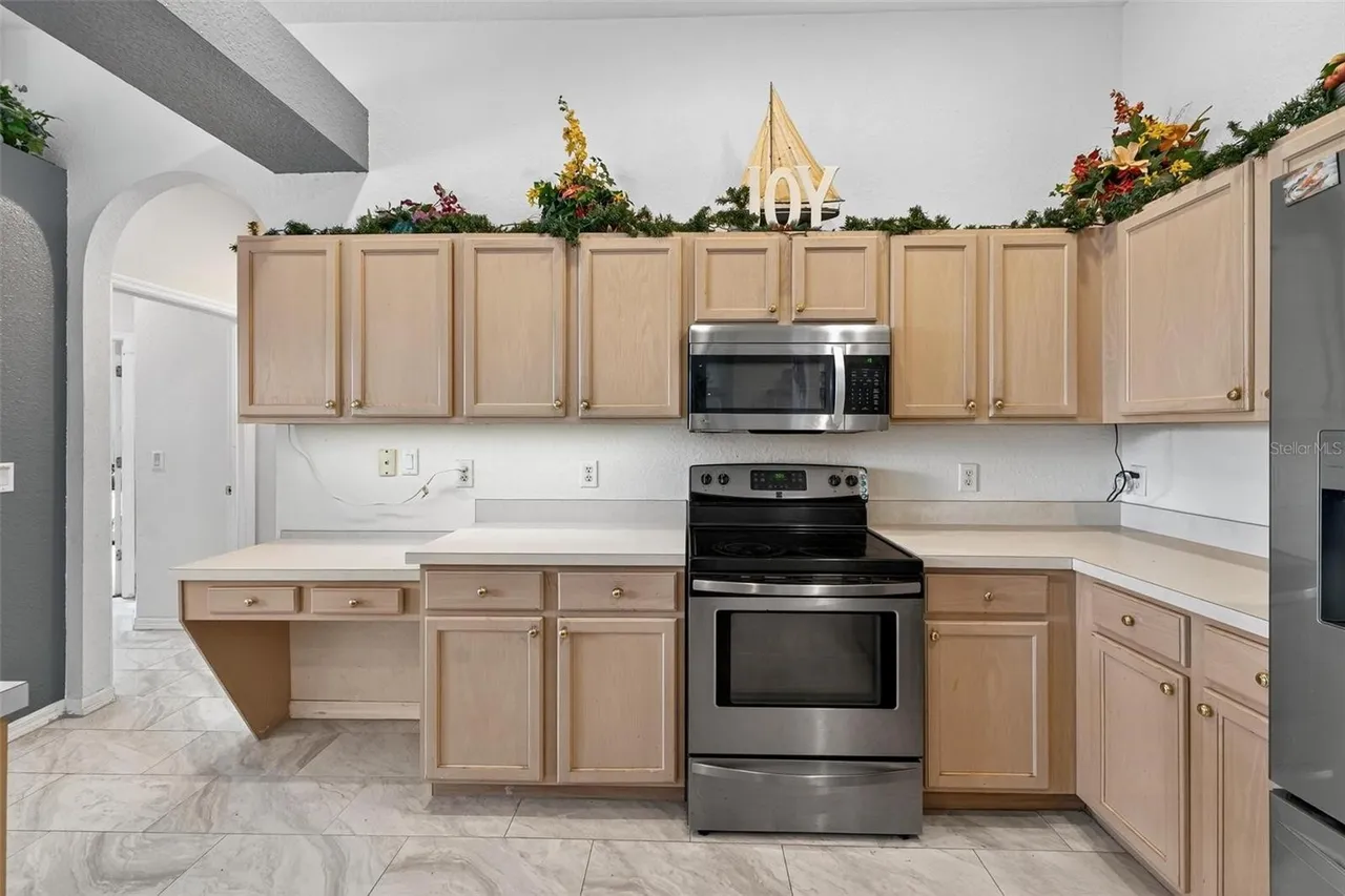 Slide show image of the Orlando Florida Home for Sale 21