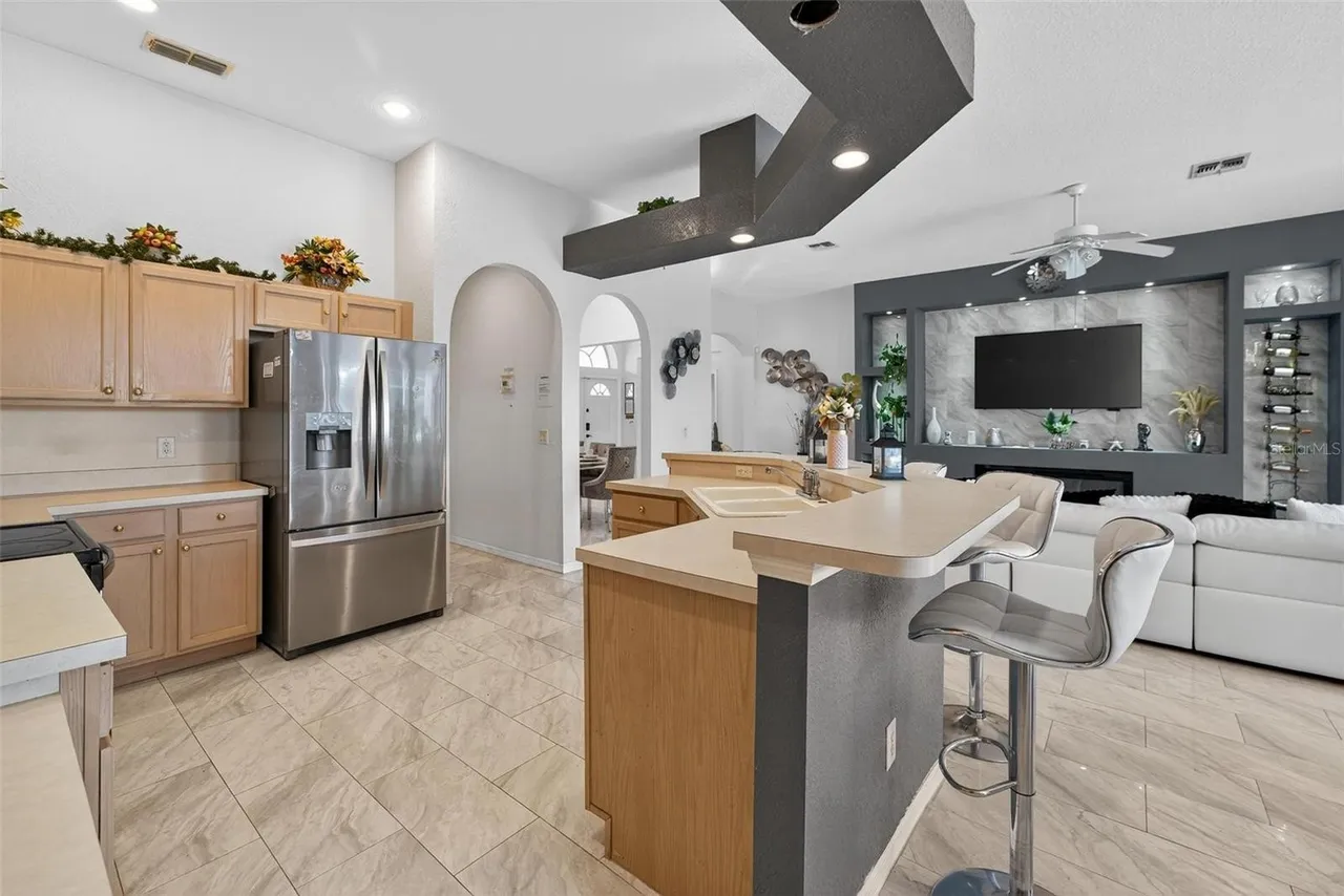 Slide show image of the Orlando Florida Home for Sale 22