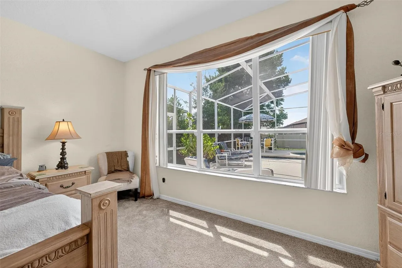 Slide show image of the Orlando Florida Home for Sale 28