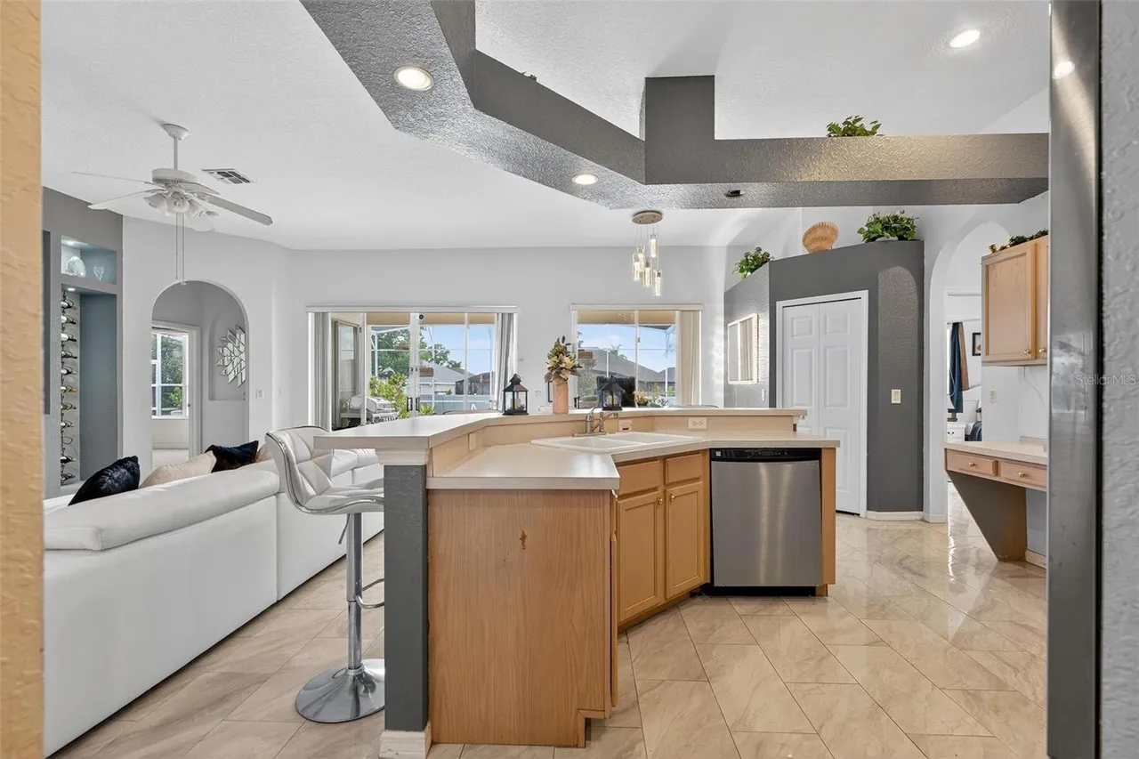 Slide show image of the Orlando Florida Home for Sale 50