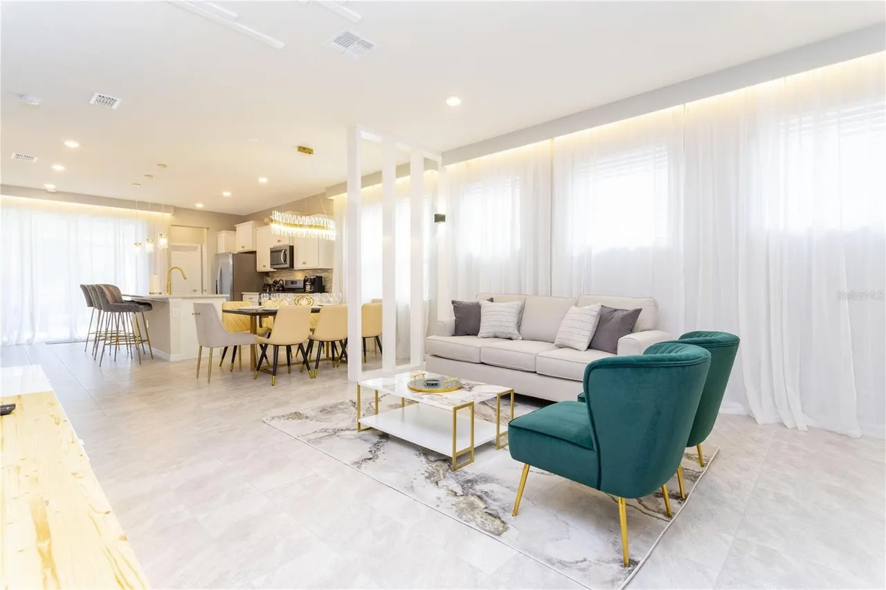 Slide show image of the Orlando Florida Home for Sale 02