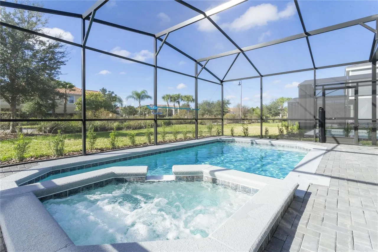 Slide show image of the Orlando Florida Home for Sale 15