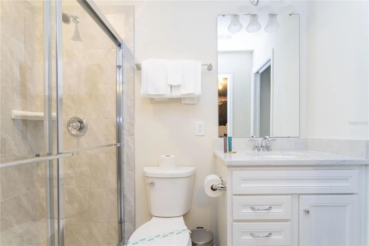 Slide show image of the Orlando Florida Home for Sale 30