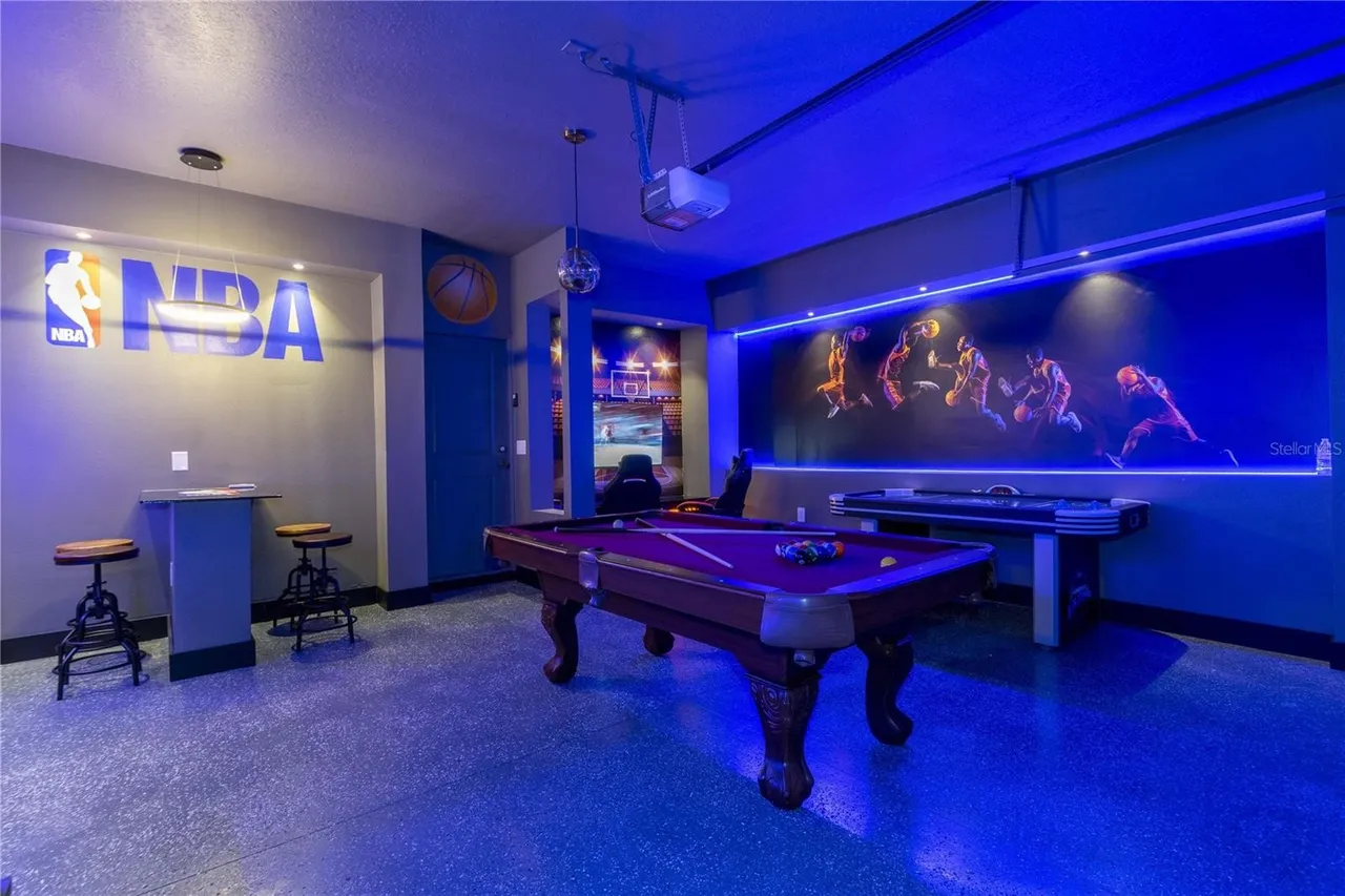 Slide show image of the Orlando Florida Home for Sale 46