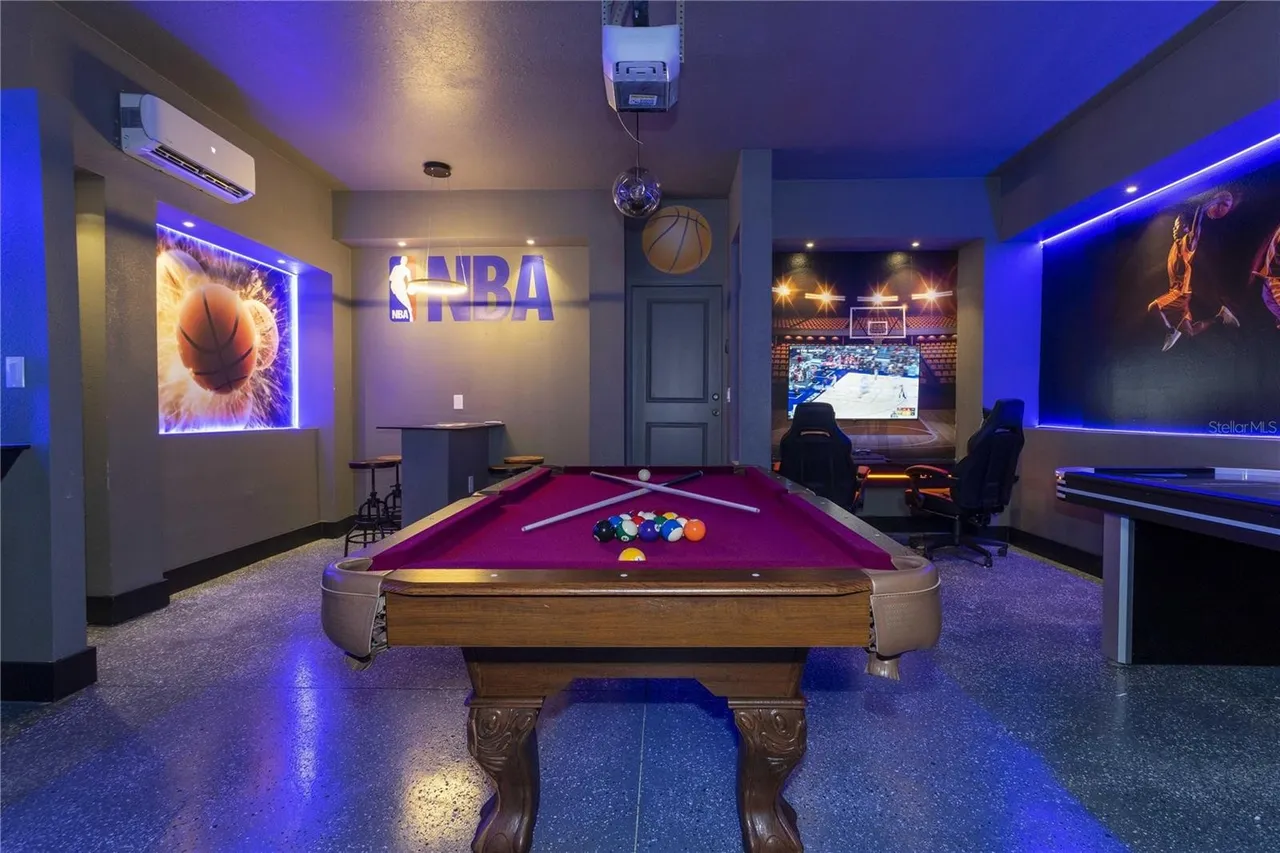 Slide show image of the Orlando Florida Home for Sale 50