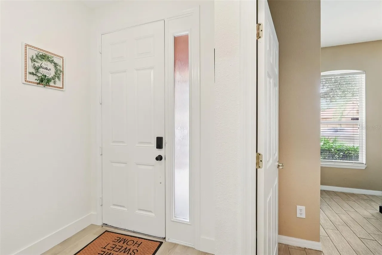 Slide show image of the Orlando Florida Home for Sale 05