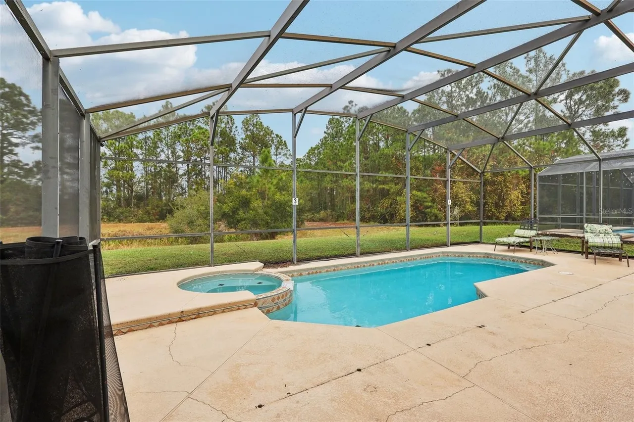 Slide show image of the Orlando Florida Home for Sale 32