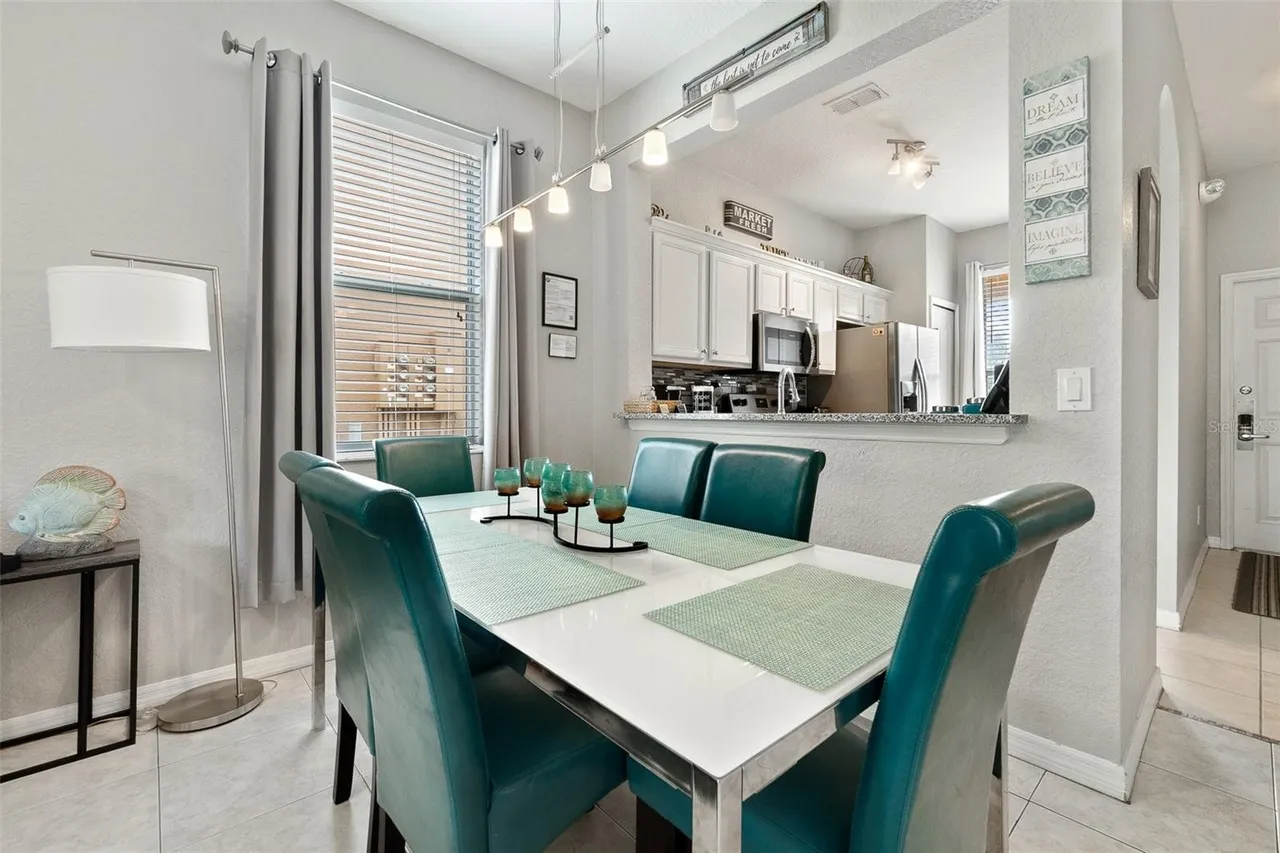 Slide show image of the Orlando Florida Home for Sale 11