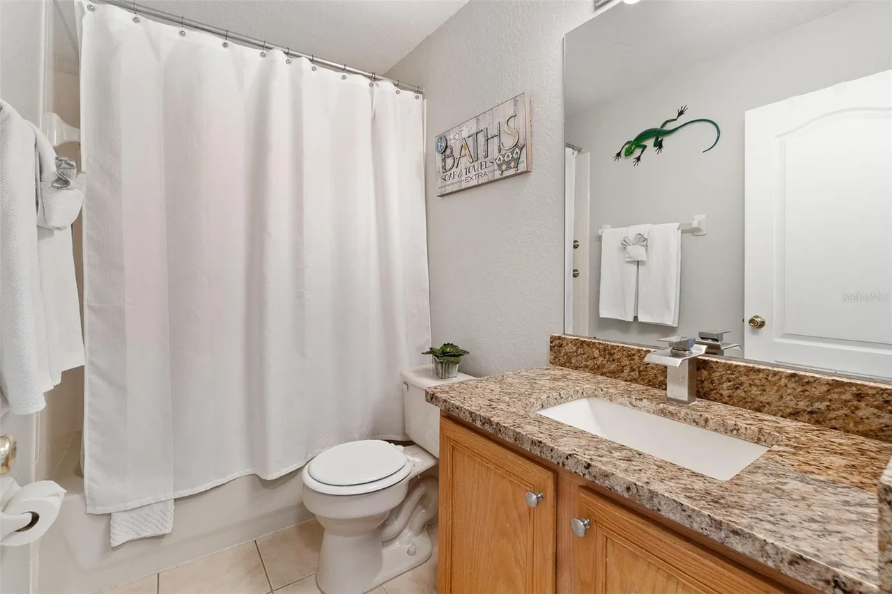 Slide show image of the Orlando Florida Home for Sale 22