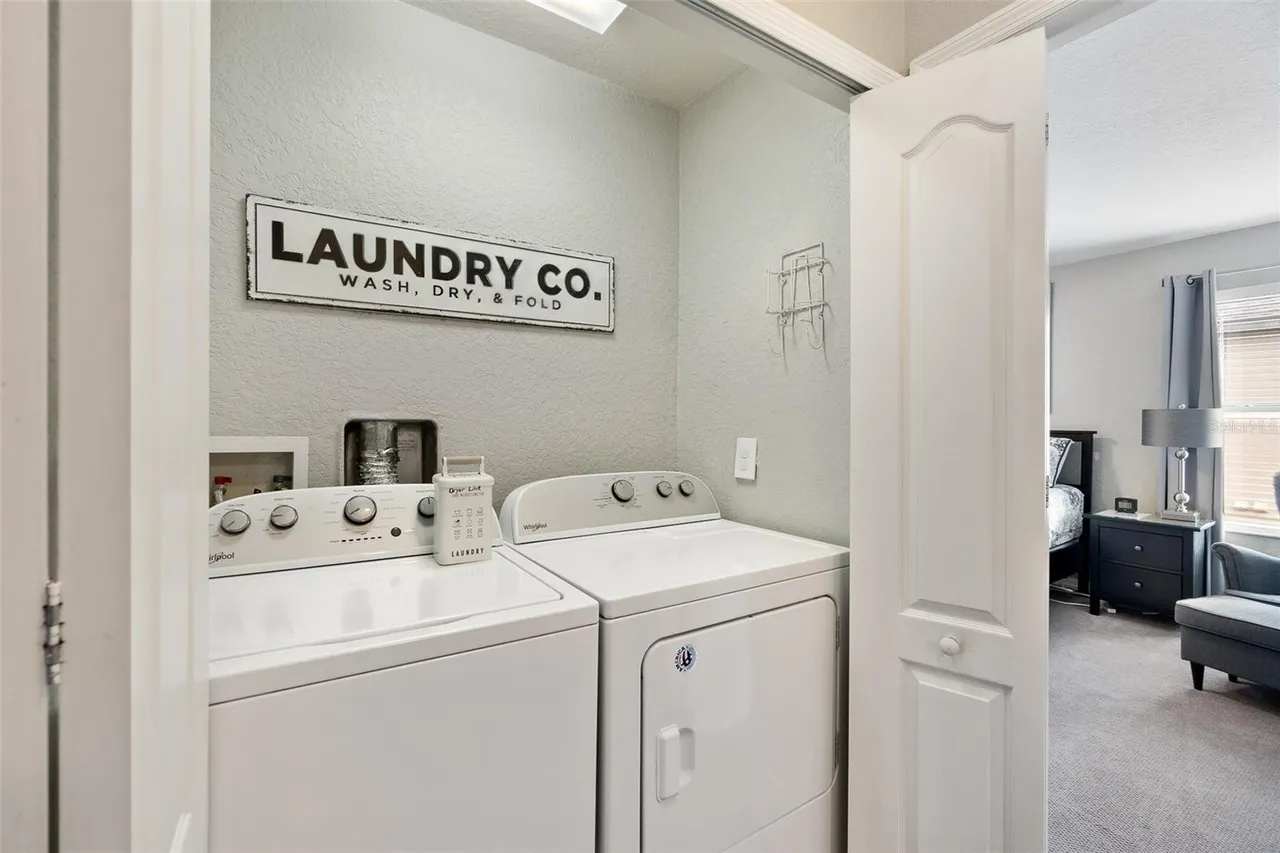 Slide show image of the Orlando Florida Home for Sale 25