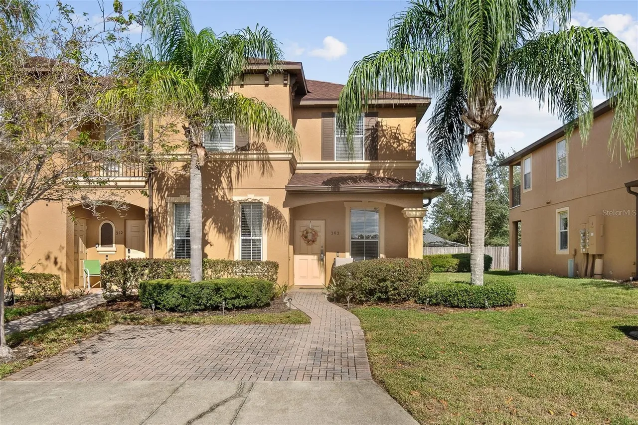 Slide show image of the Orlando Florida Home for Sale 31