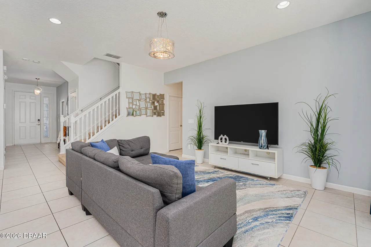 Slide show image of the Orlando Florida Home for Sale 09