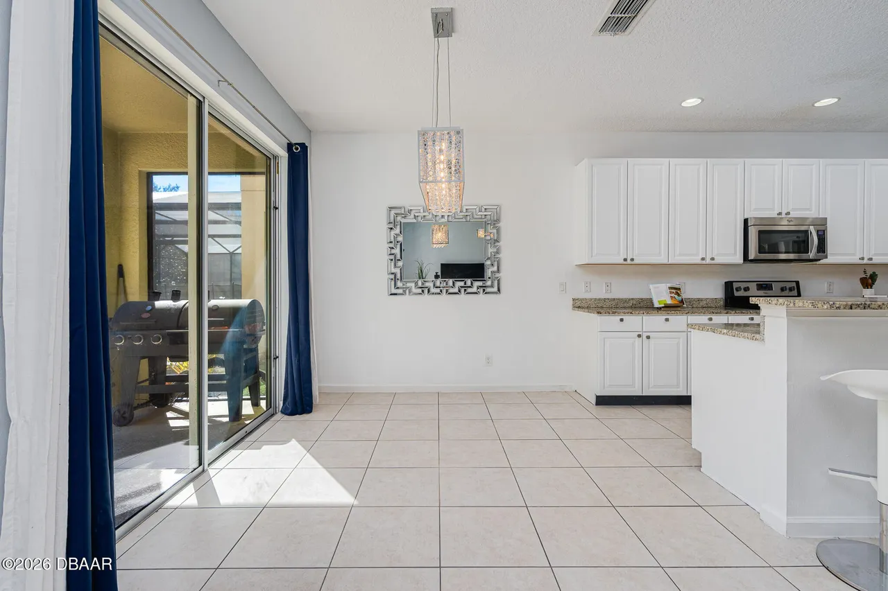 Slide show image of the Orlando Florida Home for Sale 12