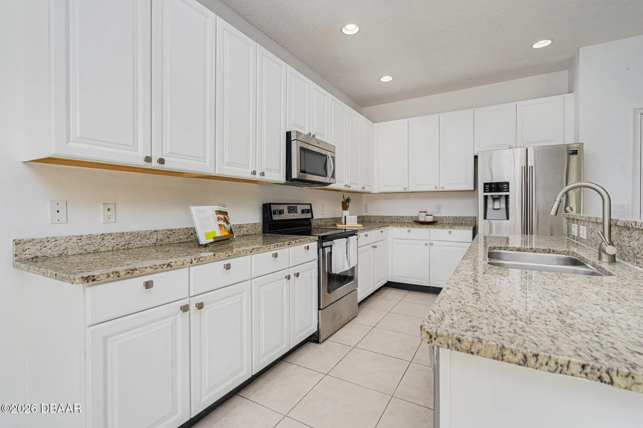 Slide show image of the Orlando Florida Home for Sale 14