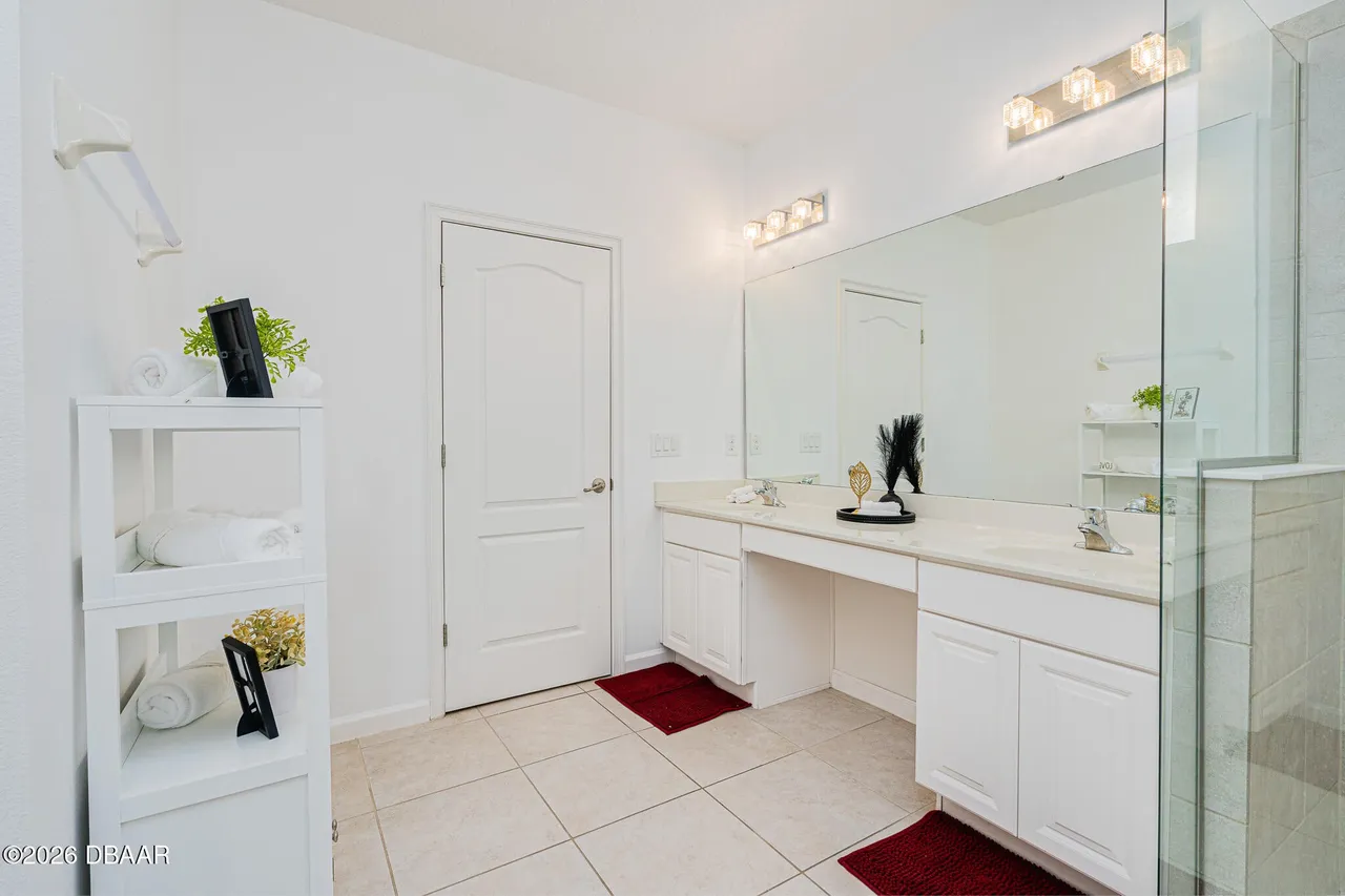 Slide show image of the Orlando Florida Home for Sale 31