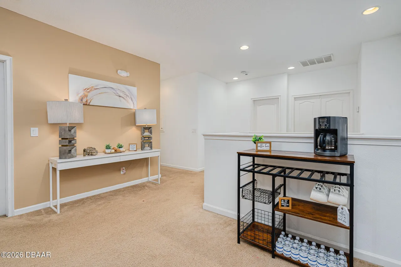 Slide show image of the Orlando Florida Home for Sale 38