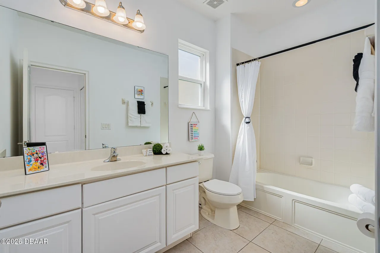 Slide show image of the Orlando Florida Home for Sale 42