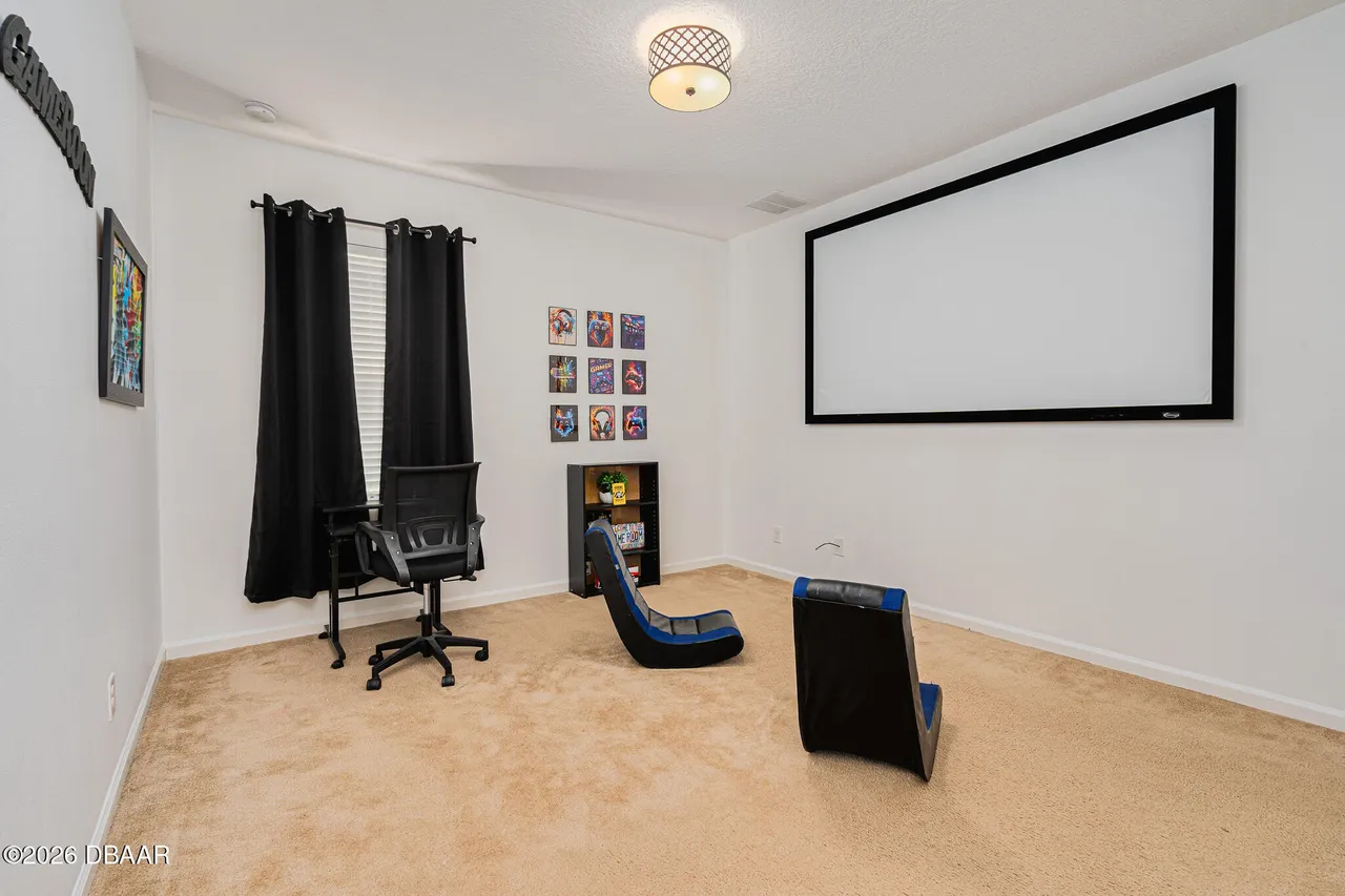 Slide show image of the Orlando Florida Home for Sale 46