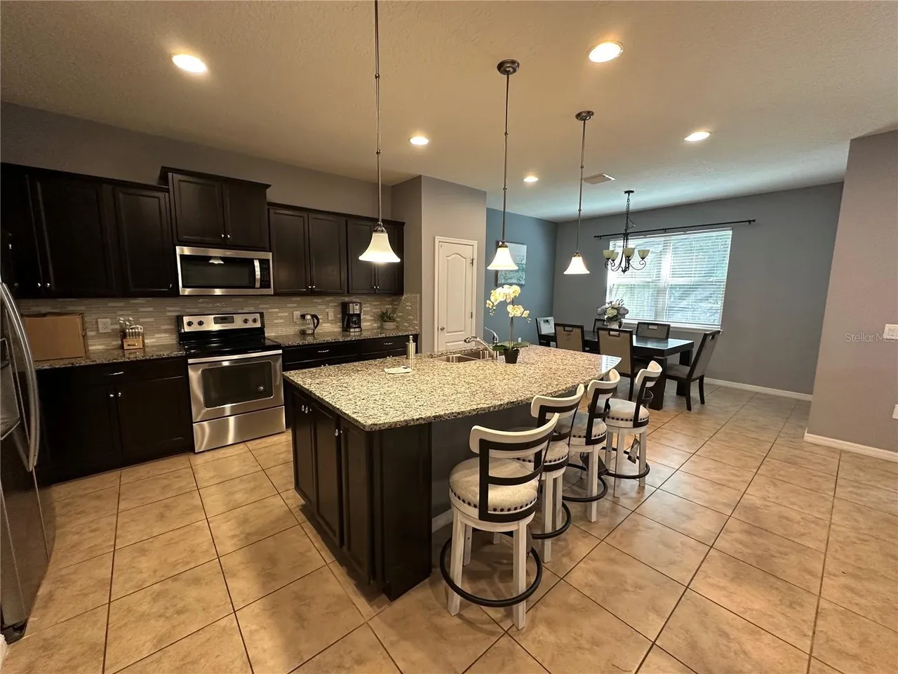 Slide show image of the Orlando Florida Home for Sale 04