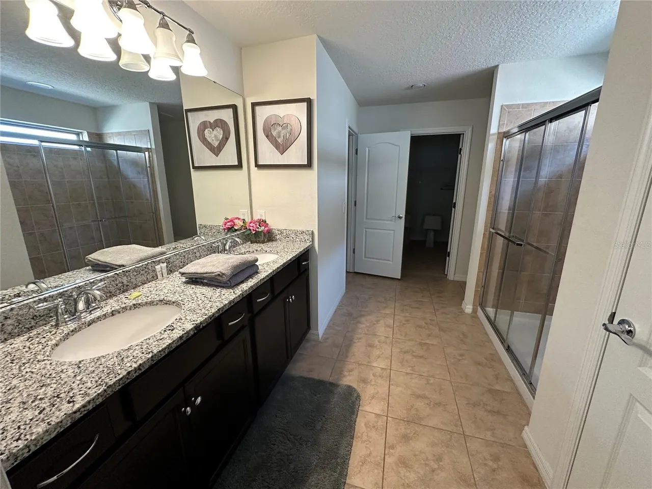 Slide show image of the Orlando Florida Home for Sale 09