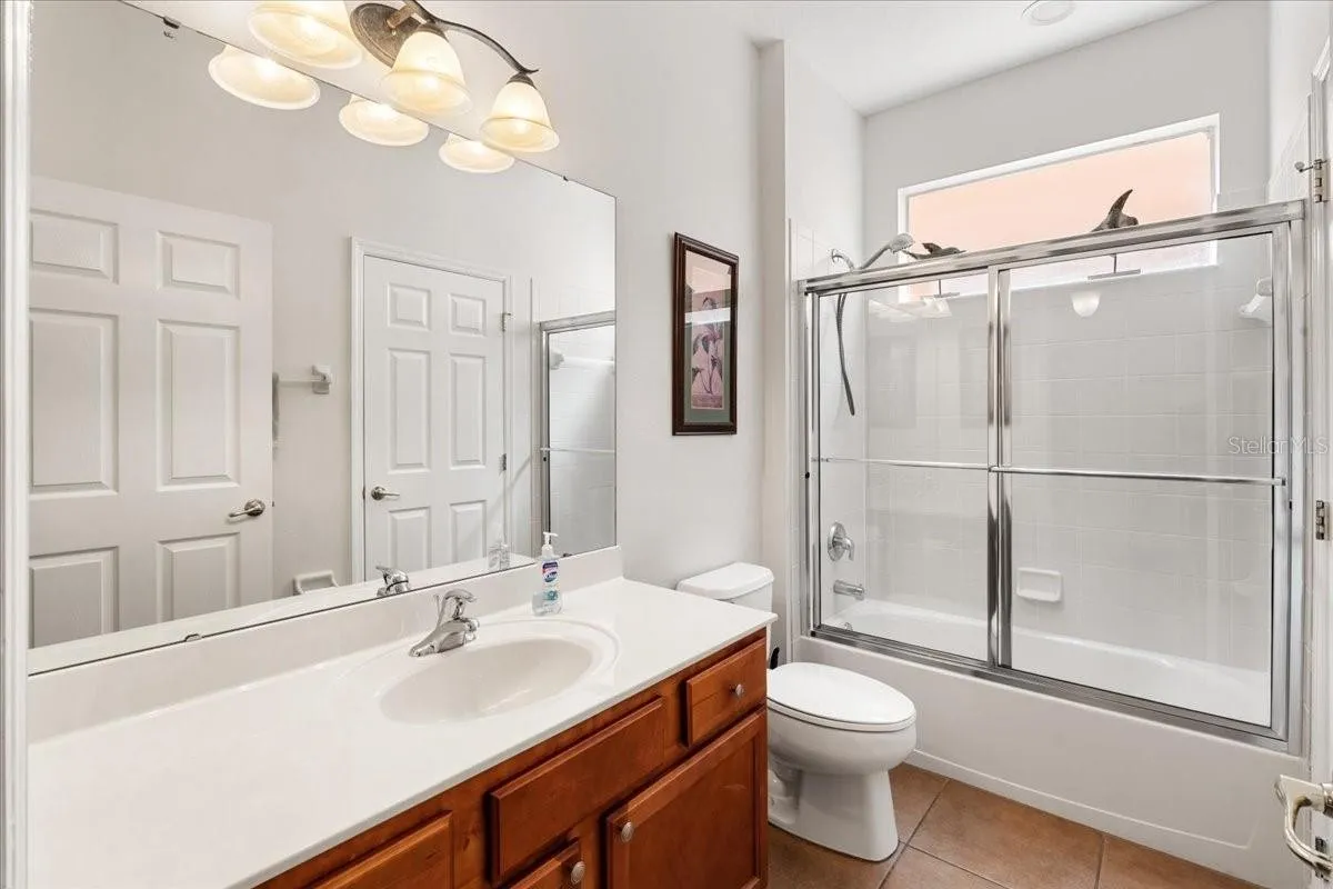 Slide show image of the Orlando Florida Home for Sale 09