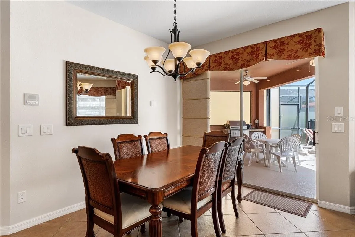 Slide show image of the Orlando Florida Home for Sale 16