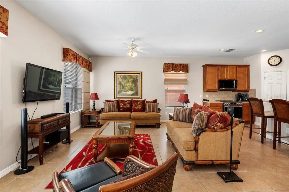 Slide show image of the Orlando Florida Home for Sale 18
