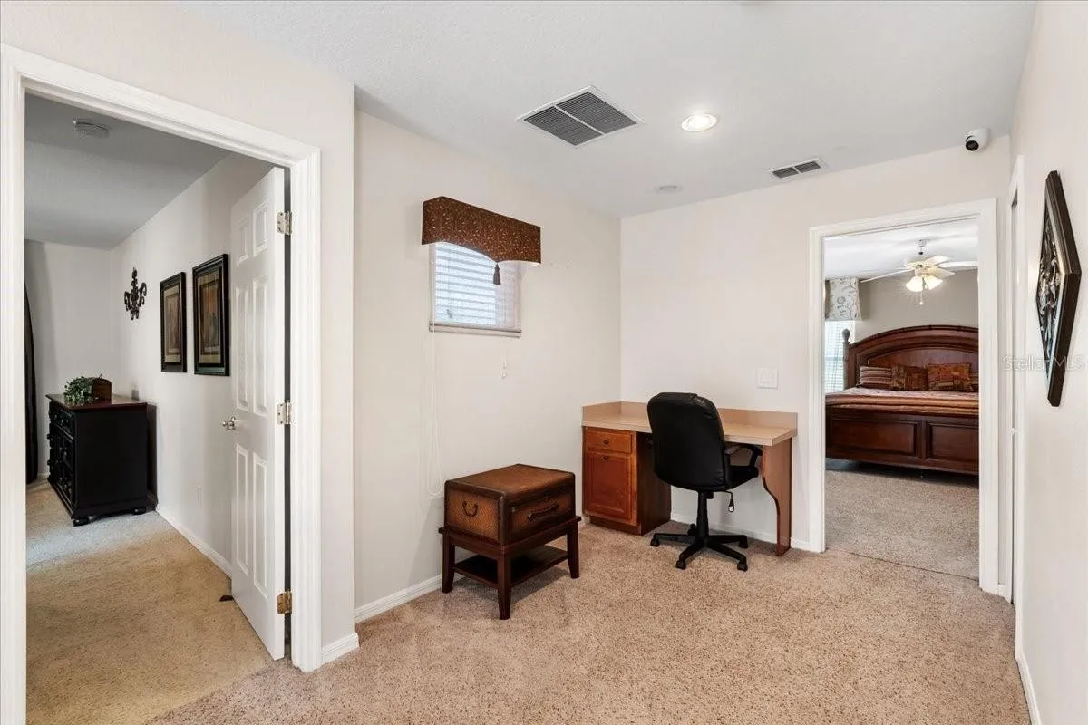Slide show image of the Orlando Florida Home for Sale 21
