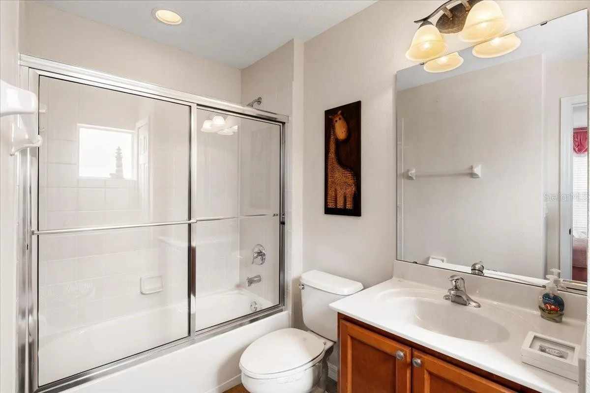 Slide show image of the Orlando Florida Home for Sale 27
