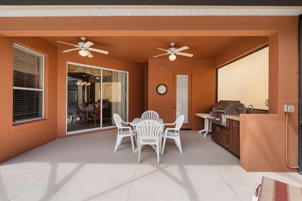 Slide show image of the Orlando Florida Home for Sale 34