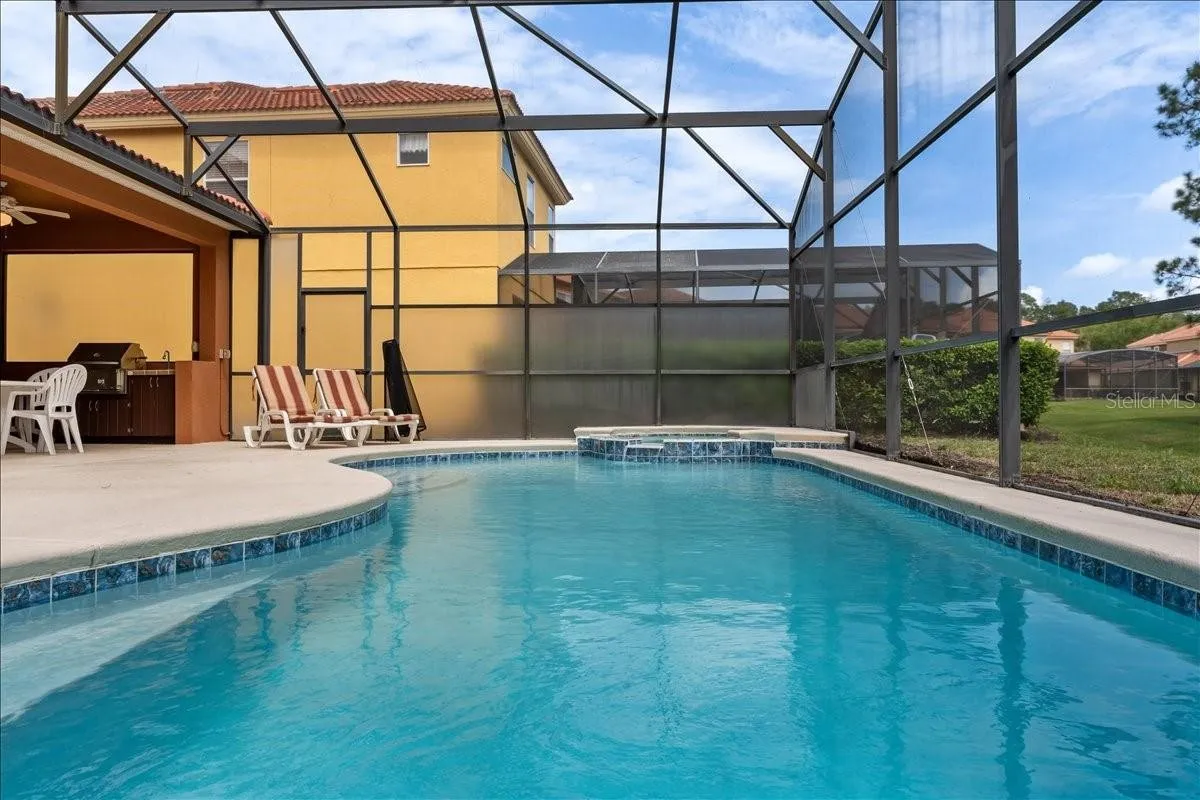Slide show image of the Orlando Florida Home for Sale 36